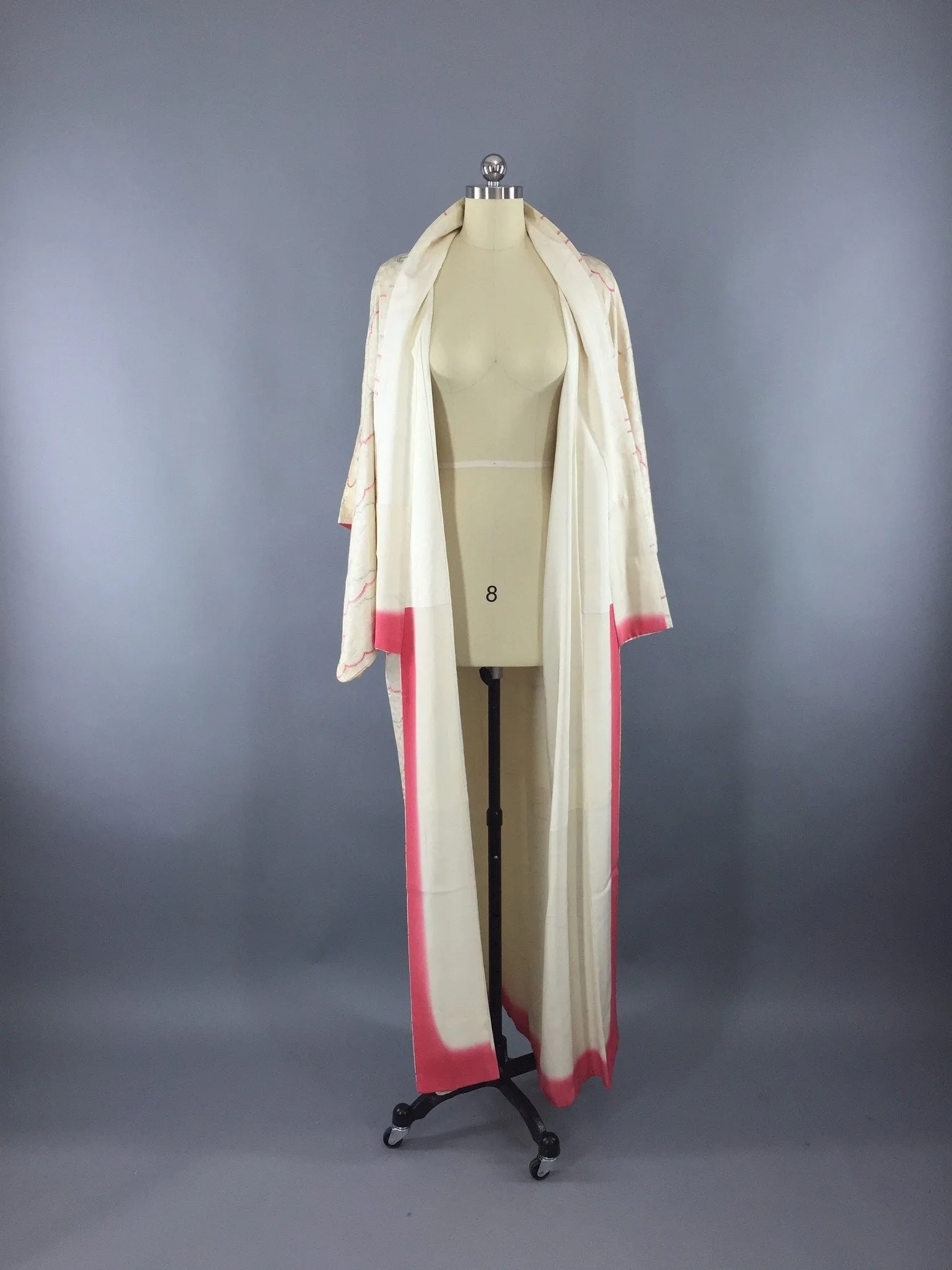1950s Vintage Silk Kimono Robe / Ivory Shibori Clouds