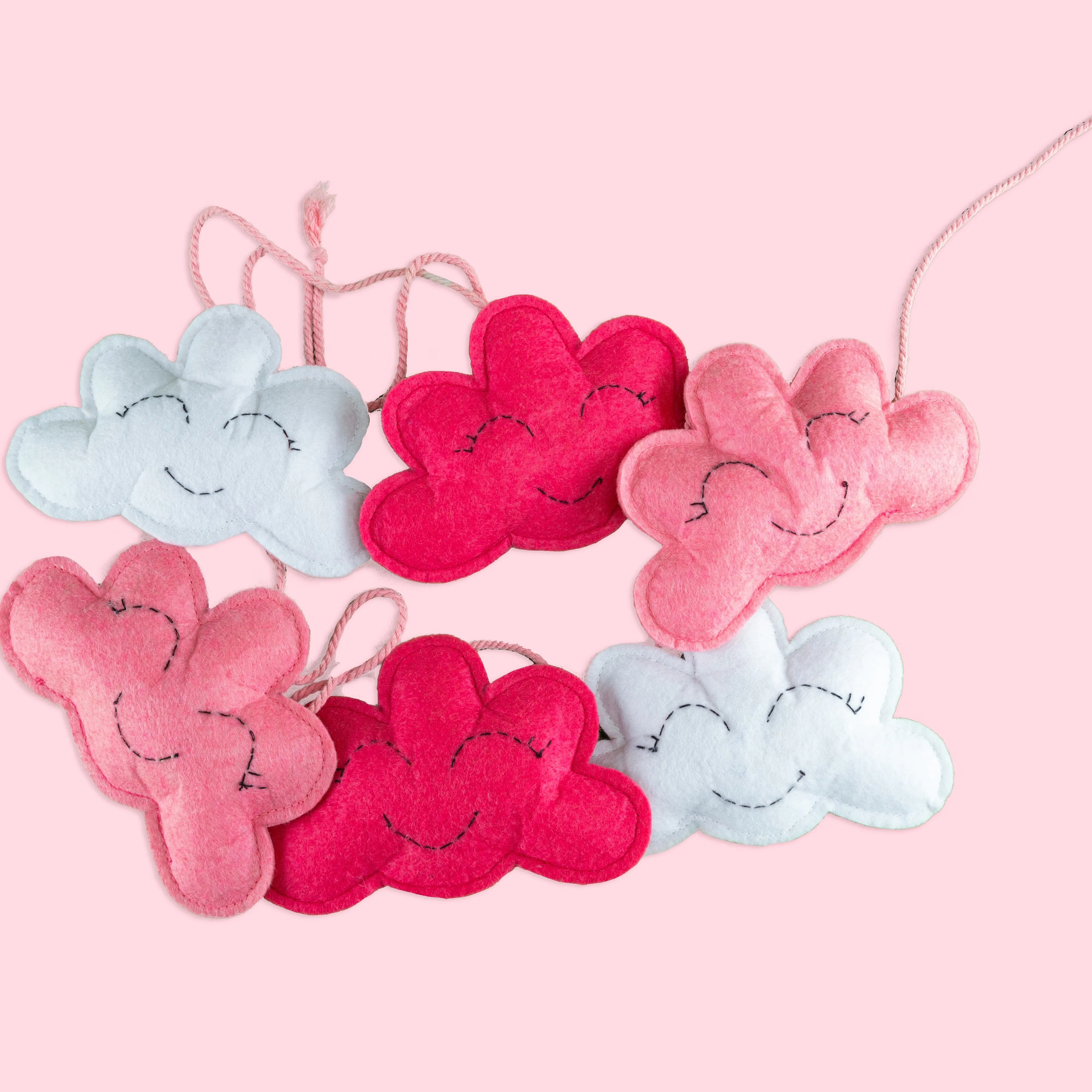 Tiny Snooze Clouds Garland – Pink